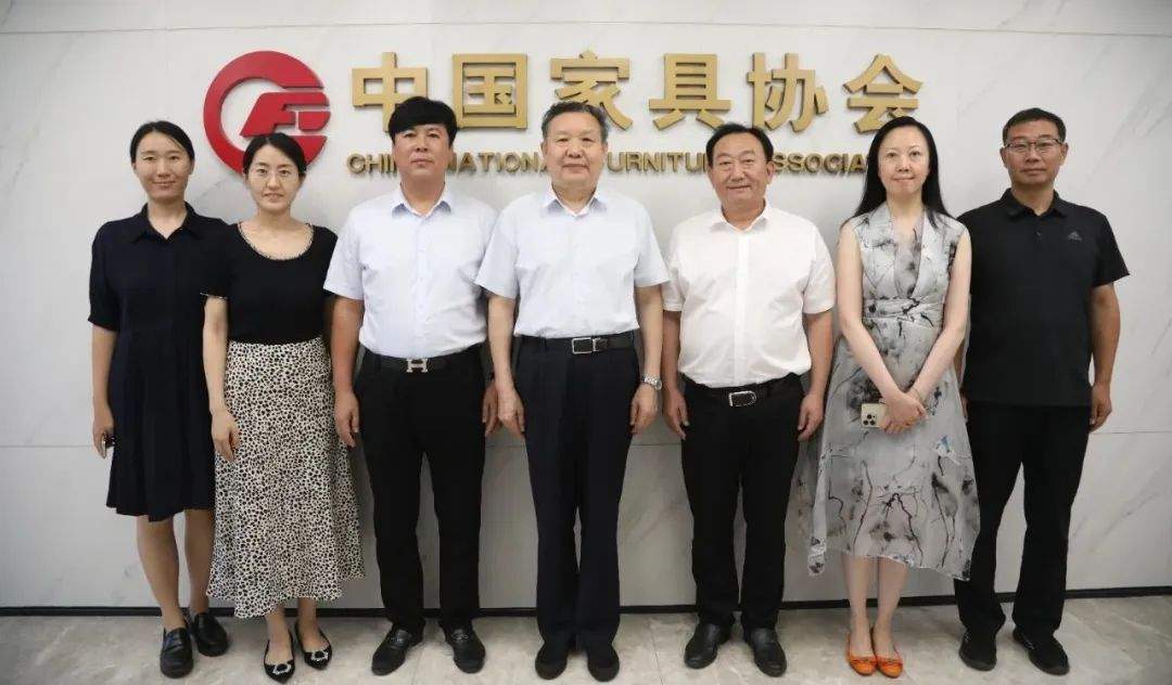 徐祥楠理事长会见遵化市人民政府市长张福增(图3)