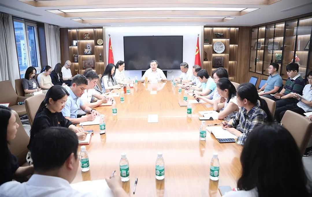 中国轻工业联合会党委副书记、中国家具协会党支部书记徐祥楠讲授主题教育专题党课(图1)