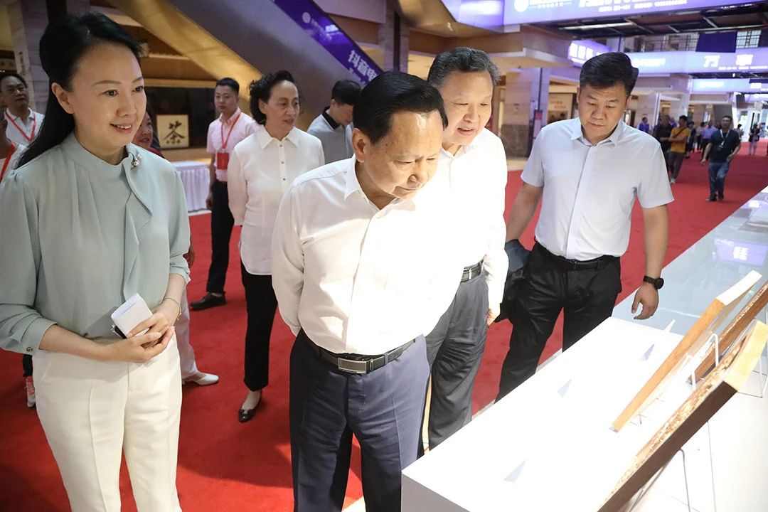 全国行业职业技能竞赛——第五届全国家具职业技能竞赛总决赛盛大开幕(图8)