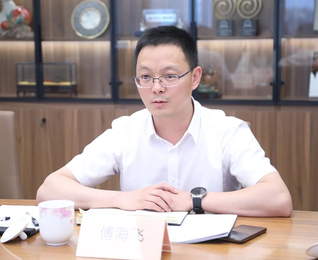 徐祥楠理事长会见浙江省安吉县经信局局长傅海飞一行(图2)