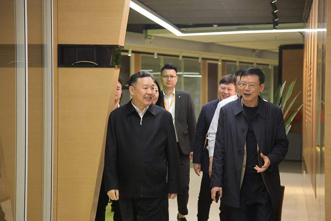 中国家具协会理事长徐祥楠一行前往冠美调研(图4)