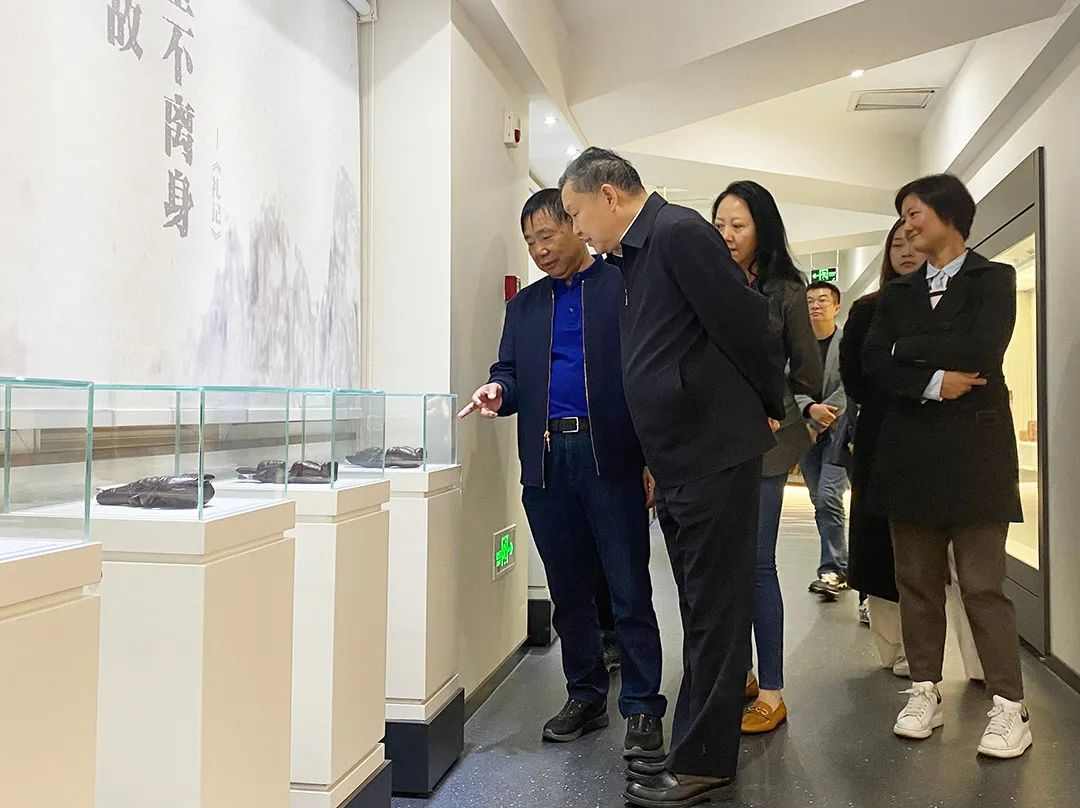 中国家具协会理事长徐祥楠一行前往四川成都调研(图3)