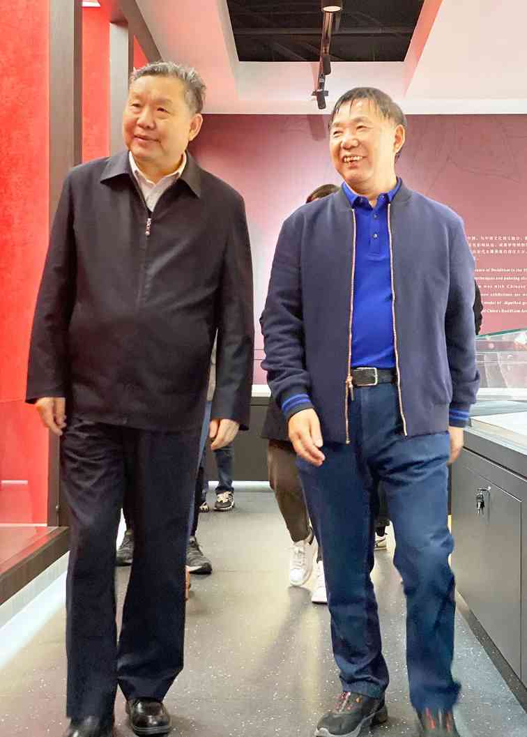 中国家具协会理事长徐祥楠一行前往四川成都调研(图1)