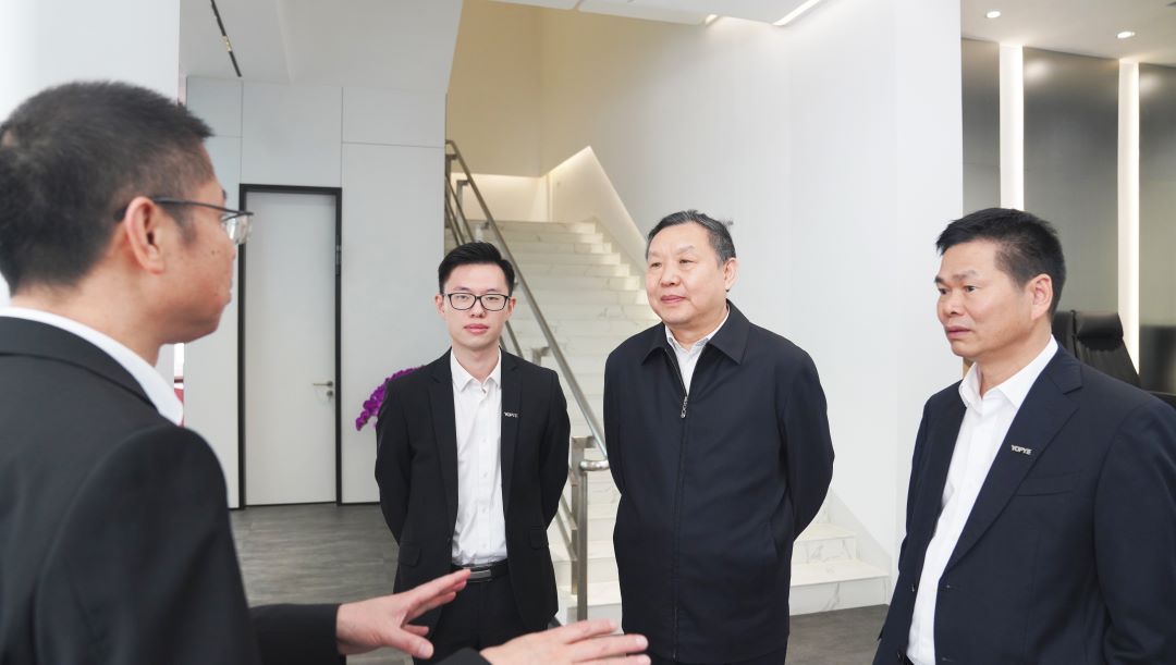 中国家具协会理事长徐祥楠一行前往优派集团调研(图5)