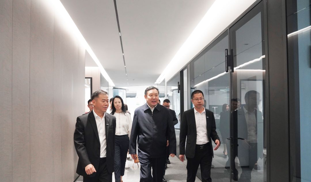 中国家具协会理事长徐祥楠一行前往优派集团调研(图4)