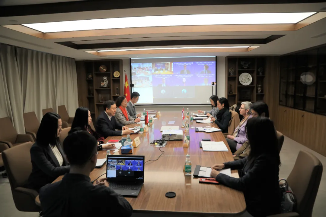 中国家具协会与加拿大木业集团签署合作谅解备忘录(图1)