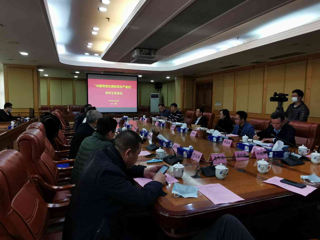 “中国传统古典家具生产基地”考评工作会议在广东新会召开(图1)