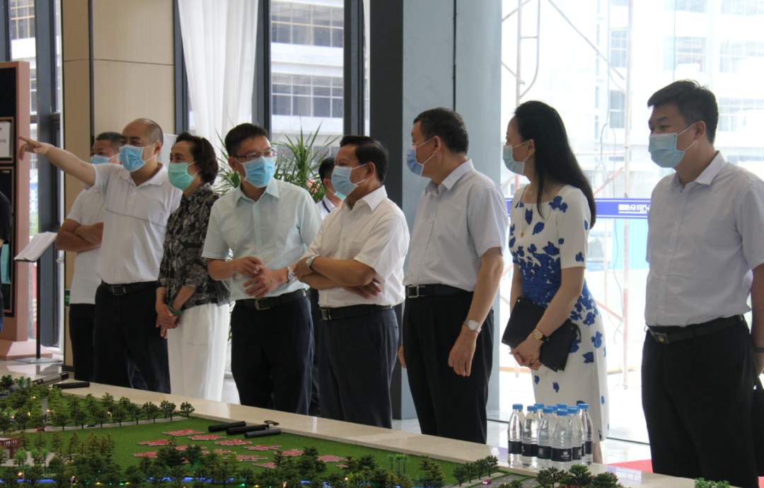 中国轻工业联合会、中国家具协会一行前往顺德龙江进行行业调研(图2)