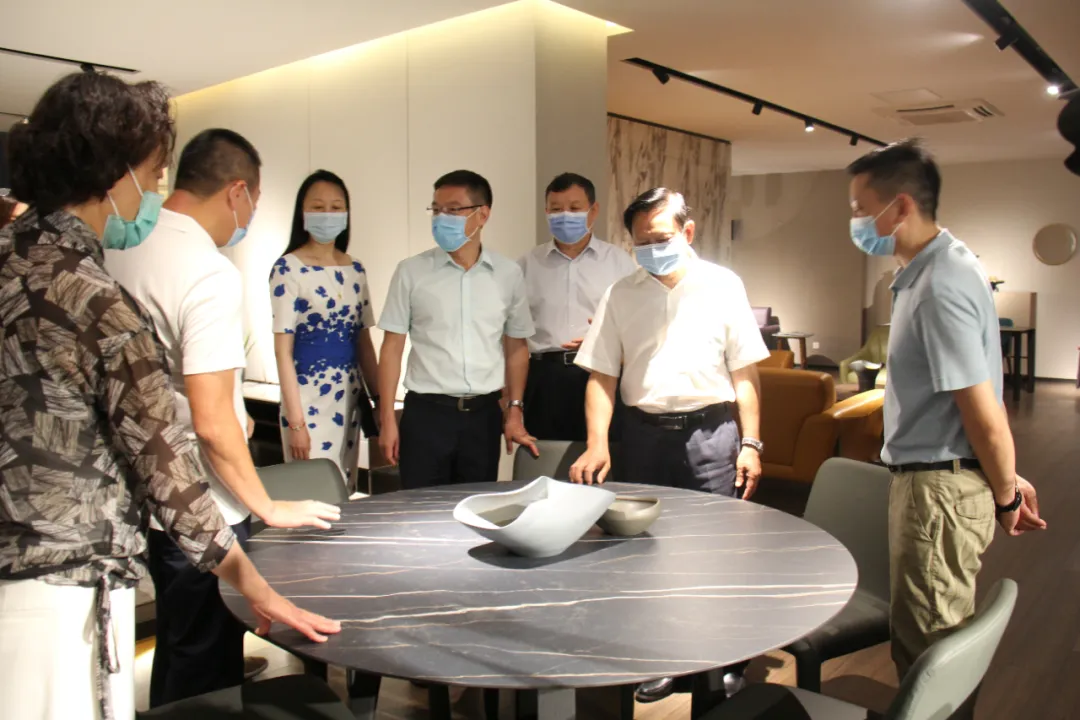 中国轻工业联合会、中国家具协会一行前往顺德龙江进行行业调研(图3)