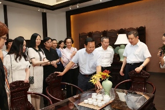 中国轻工业联合会、中国家具协会一行前往广州考察调研(图14)