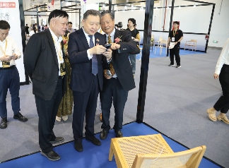 第三十届中国国际家具展览会、2025摩登上海设计周暨摩登上海时尚家居展盛大启幕(图12) 第三十届中国国际家具展览会、2025摩登上海设计周暨摩登上海时尚家居展盛大启幕(图12)