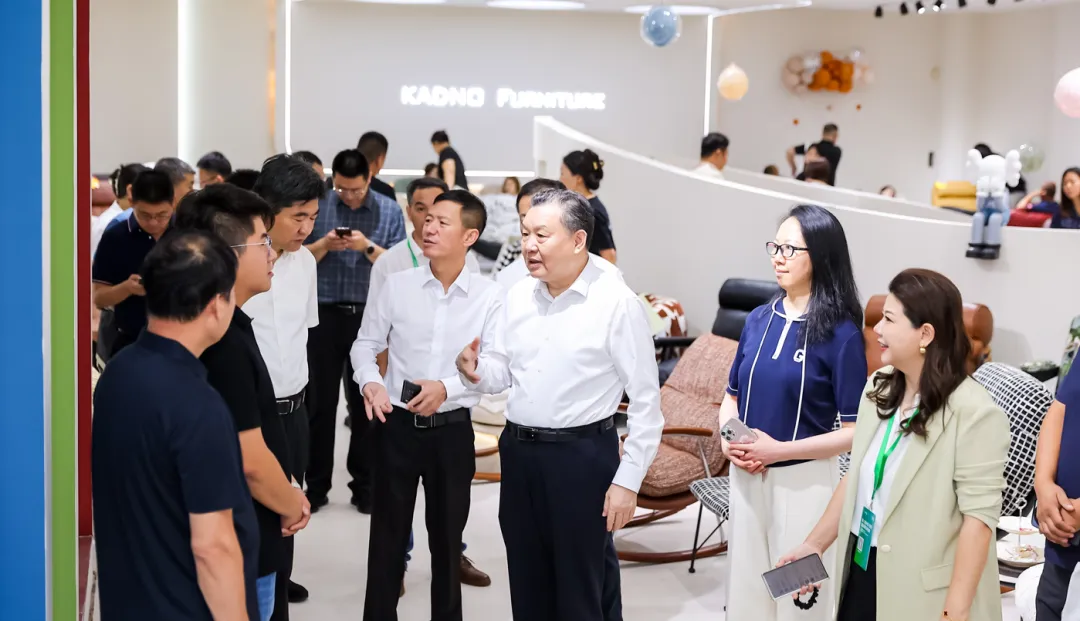 第32届中国·胜芳国际家具博览会盛大开幕(图4)