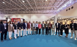 中国家具协会任玉平率团考察迪拜家具产业(图1)