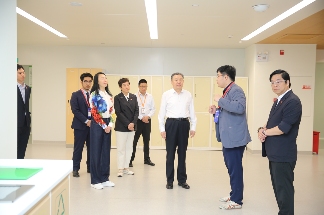 徐祥楠理事长一行调研百利集团，交流办公生活新趋势(图3)