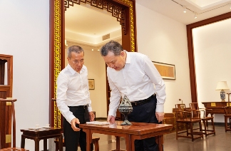 徐祥楠理事长一行调研永华红木，共绘产业新蓝图(图3)