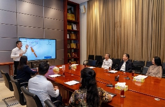 徐祥楠理事长一行调研永华红木，共绘产业新蓝图(图6)