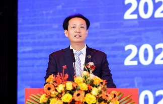 广东·中山第六届办公家具文化节开幕式暨中山市办公家具行业协会第六届理监事会就职典礼盛大举办(图7)