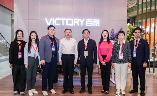 徐祥楠理事长参观第55届中国家博会（广州）办公商用及设备配料展(图5)