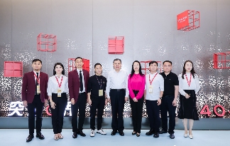 徐祥楠理事长参观第55届中国家博会（广州）办公商用及设备配料展(图8)