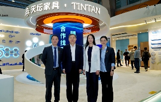 徐祥楠理事长参观第55届中国家博会（广州）办公商用及设备配料展(图14)