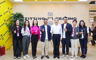 徐祥楠理事长参观第55届中国家博会（广州）办公商用及设备配料展(图16)