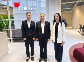 徐祥楠理事长参观第55届中国家博会（广州）办公商用及设备配料展(图23)