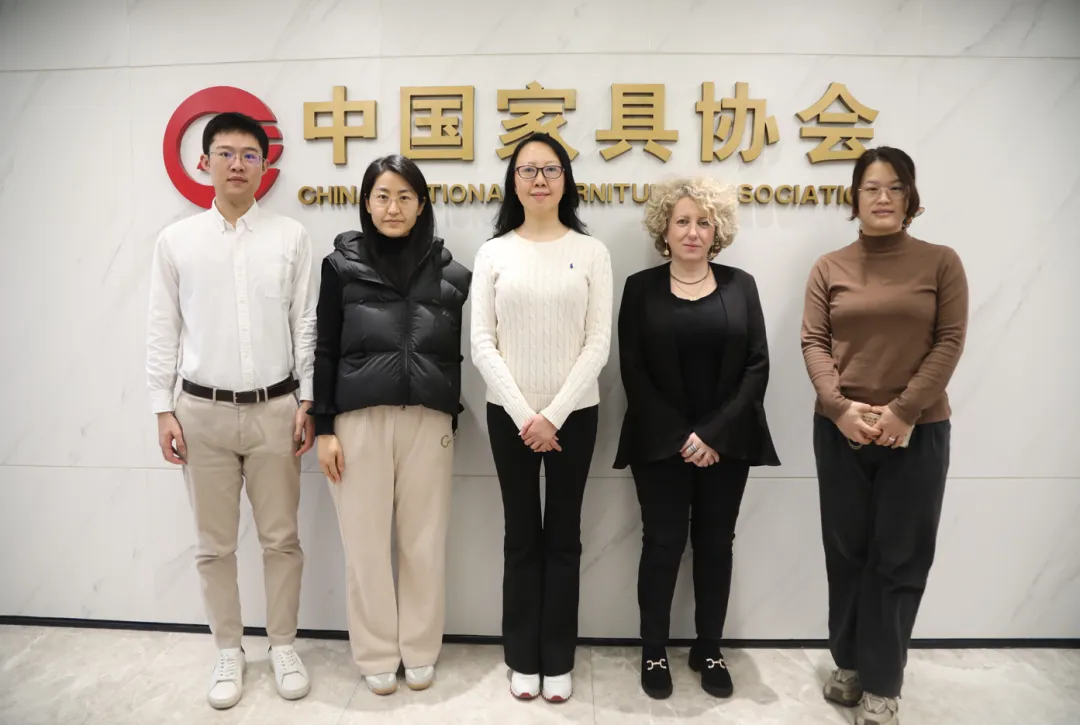 屠祺副理事长兼秘书长会见米兰理工大学商学院代表(图1)