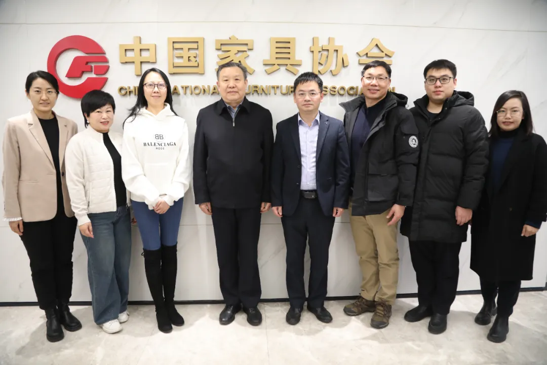 徐祥楠理事长会见乐从镇镇长陈子荣一行(图1)