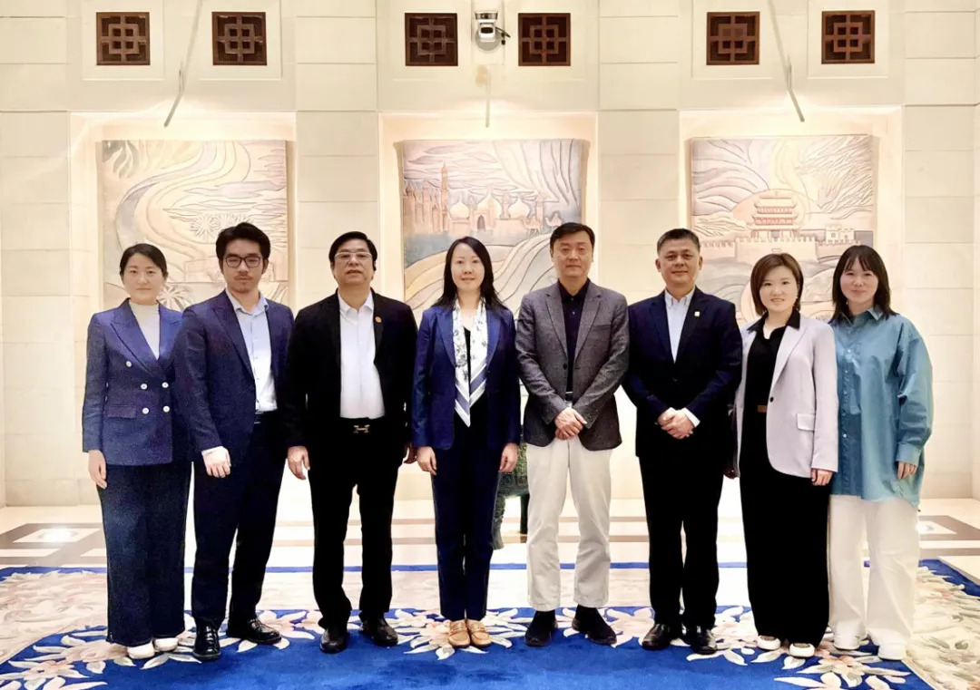 屠祺副理事长兼秘书长率团考察沙特家具产业(图1)