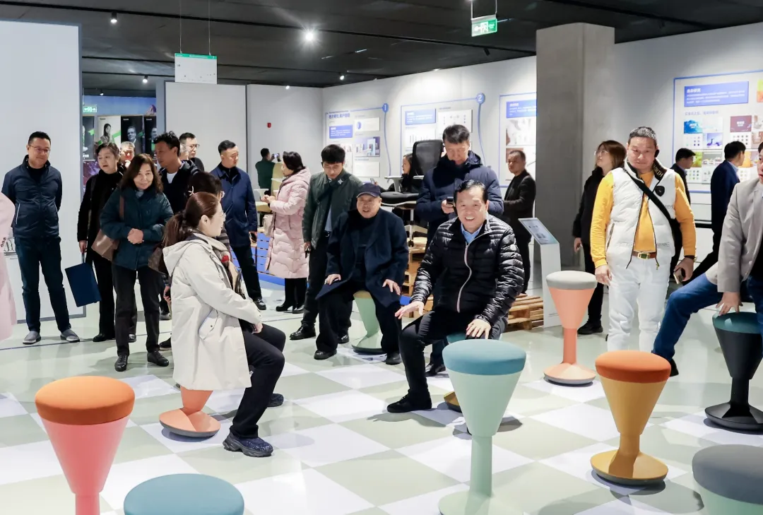 同心同行 共进共赢——中国家具协会第七届五次理事会在杭州成功举办(图18)