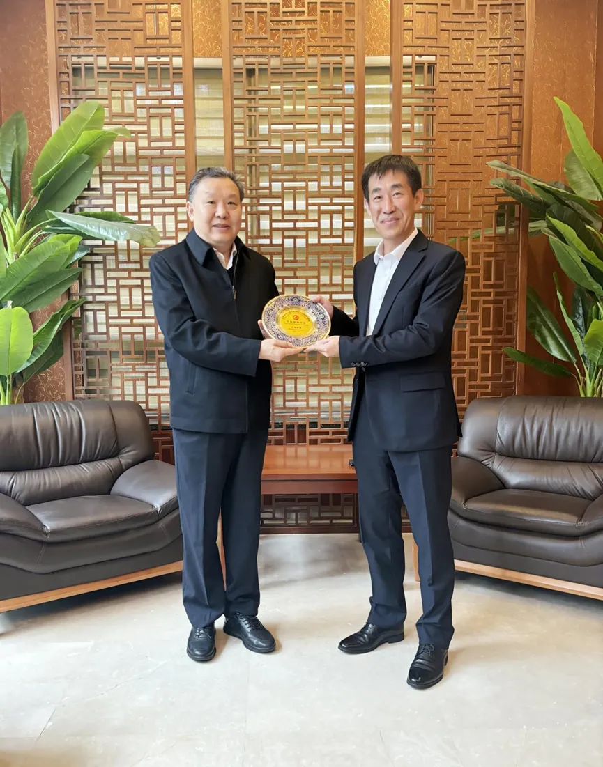 徐祥楠理事长率团访问韩国(图1)