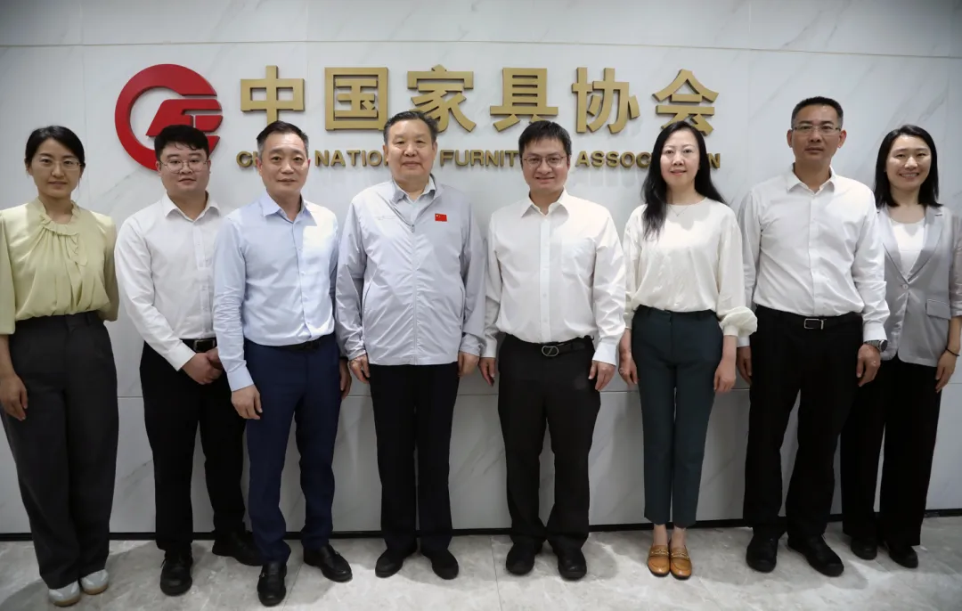 徐祥楠理事长会见厚街镇委副书记、镇长陈尚荣一行(图1)