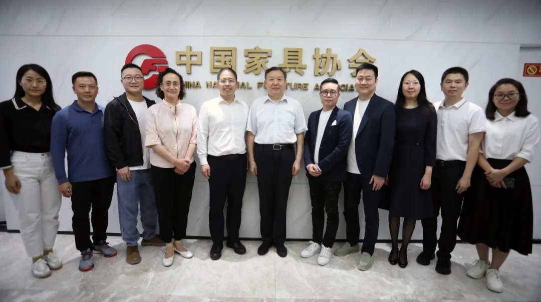 徐祥楠理事长会见九江镇党委书记罗淮东一行(图1)