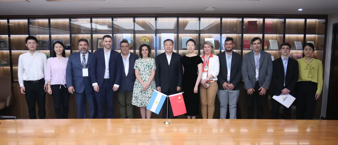徐祥楠理事长会见阿根廷驻华大使馆木业代表团(图1)