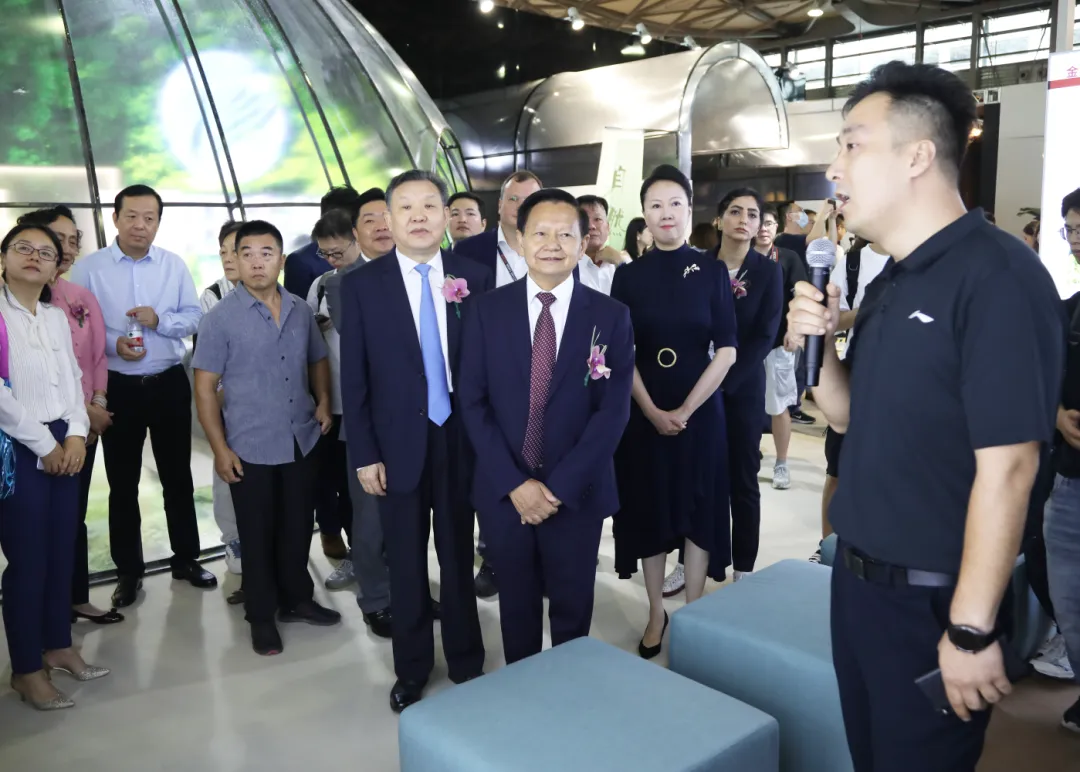 第二十九届中国国际家具展览会和2024摩登上海时尚家居展盛大开幕(图16)