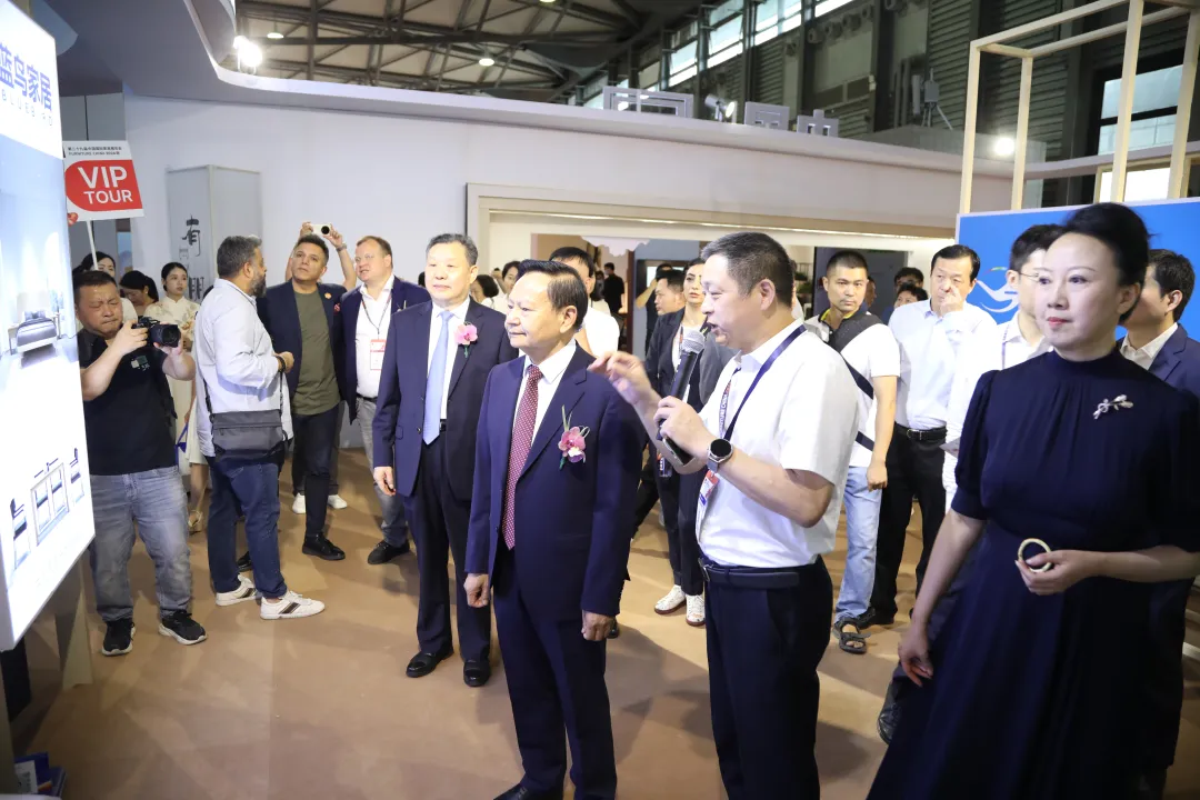 第二十九届中国国际家具展览会和2024摩登上海时尚家居展盛大开幕(图17)