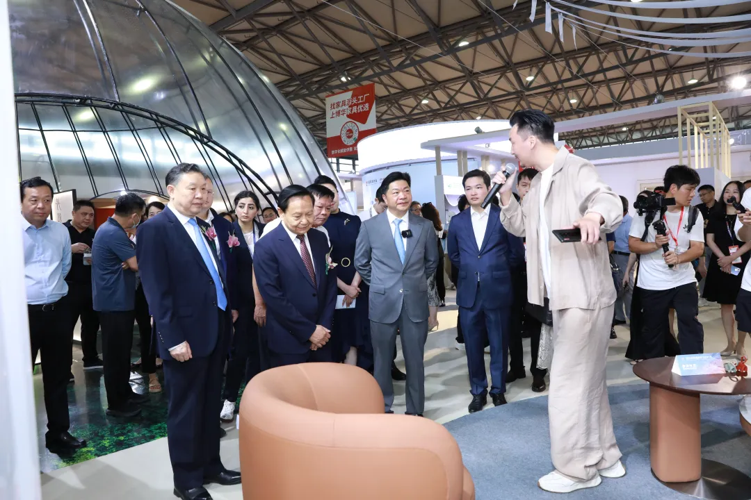 第二十九届中国国际家具展览会和2024摩登上海时尚家居展盛大开幕(图18)