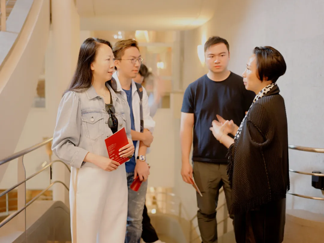 中国家具协会副理事长兼秘书长屠祺受邀参观“时间的容器”大型装置艺术展(图5)