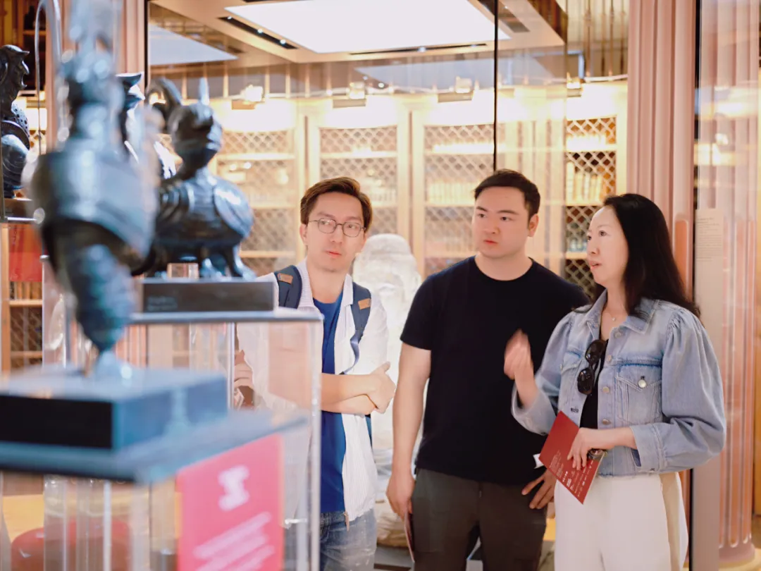 中国家具协会副理事长兼秘书长屠祺受邀参观“时间的容器”大型装置艺术展(图7)