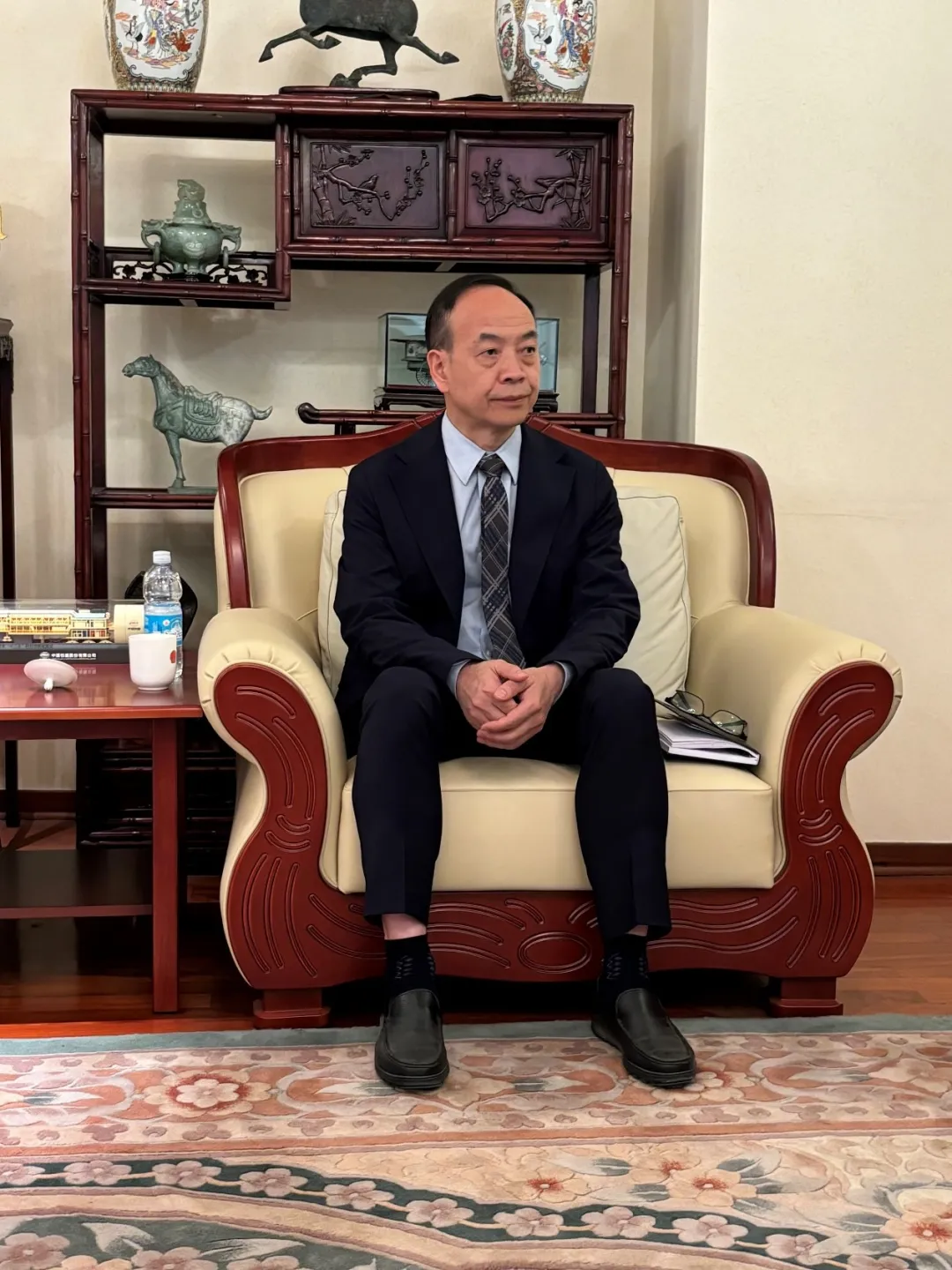 世界家具联合会主席、中国家具协会理事长徐祥楠一行拜访中华人民共和国驻米兰总领事馆(图5)