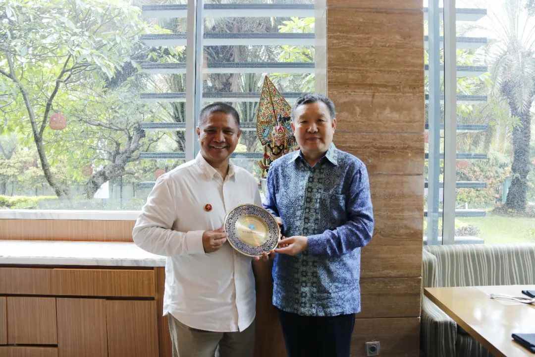 世界家具联合会主席、亚洲家具联合会会长、中国家具协会理事长徐祥楠一行考察亚洲家具产业(图3)