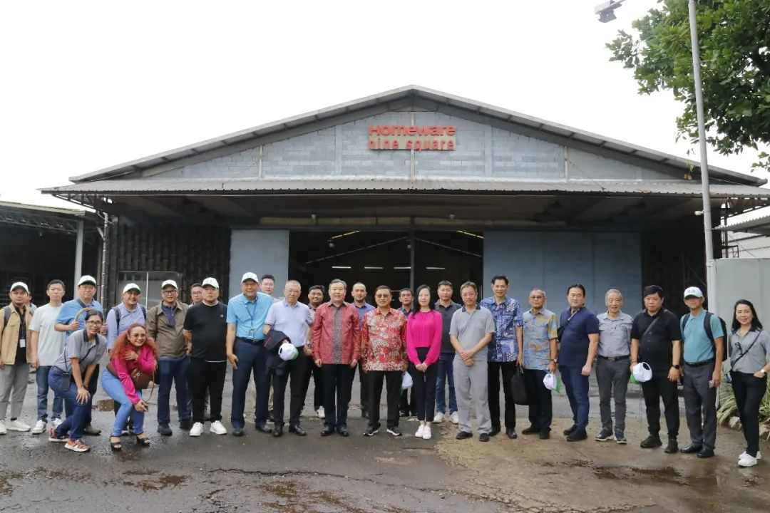 世界家具联合会主席、亚洲家具联合会会长、中国家具协会理事长徐祥楠一行考察亚洲家具产业(图11)