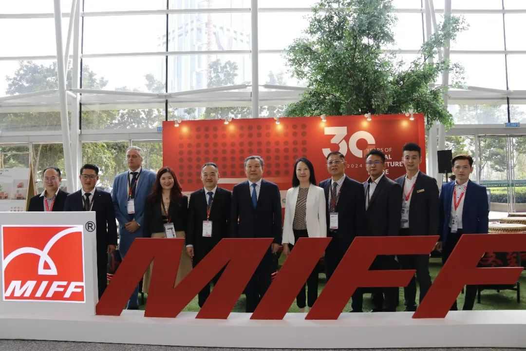 世界家具联合会主席、亚洲家具联合会会长、中国家具协会理事长徐祥楠一行考察亚洲家具产业(图13)