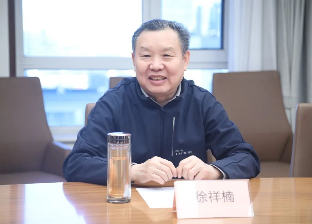 徐祥楠理事长会见龙江镇人大主席黄勇基一行(图2)