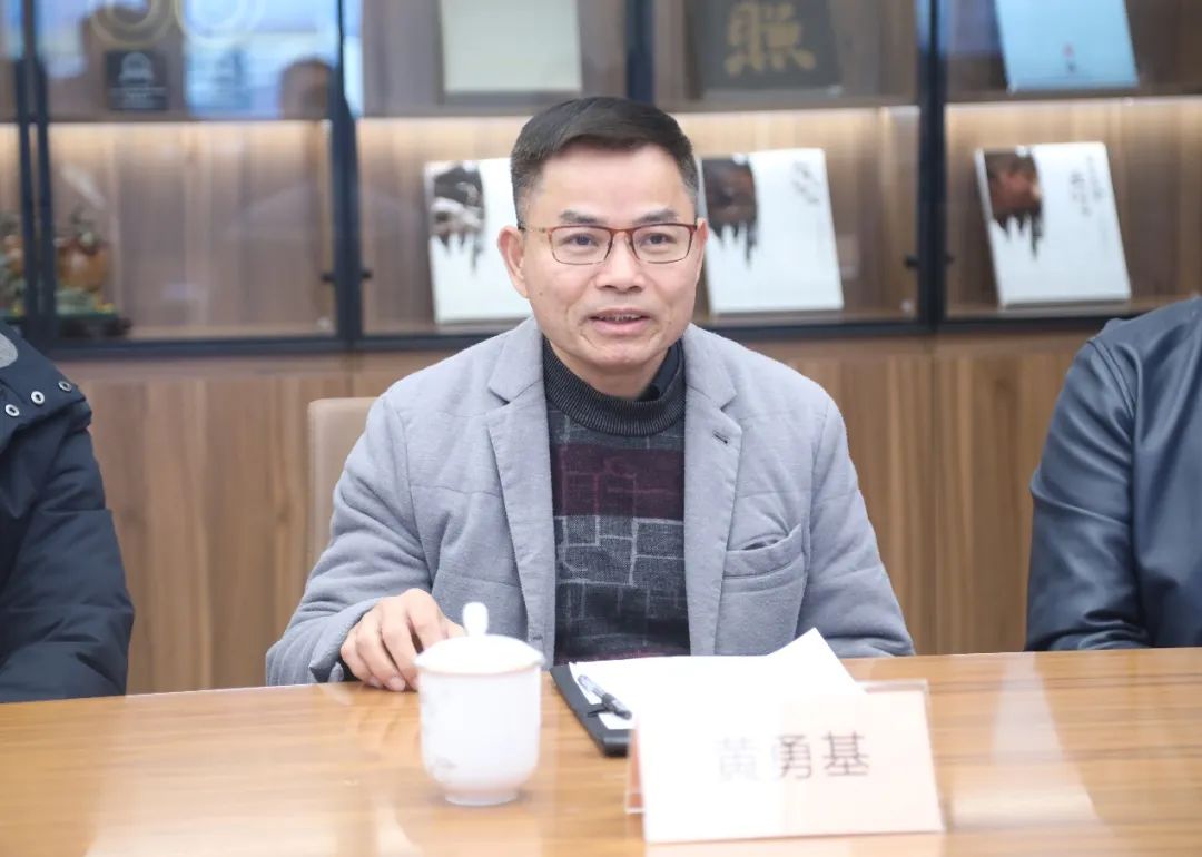 徐祥楠理事长会见龙江镇人大主席黄勇基一行(图3)