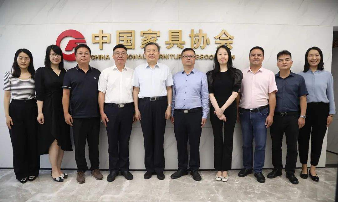 徐祥楠理事长会见江西环境工程职业学院党委书记钟传宇一行(图3)