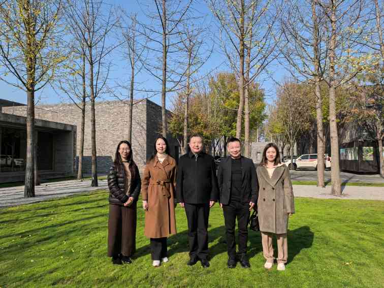 徐祥楠理事长一行调研锐驰（北京）研发园区(图1)